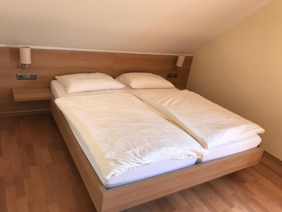 Ferienwohnung Laupus-Hof Bad Vilbel Exterior foto