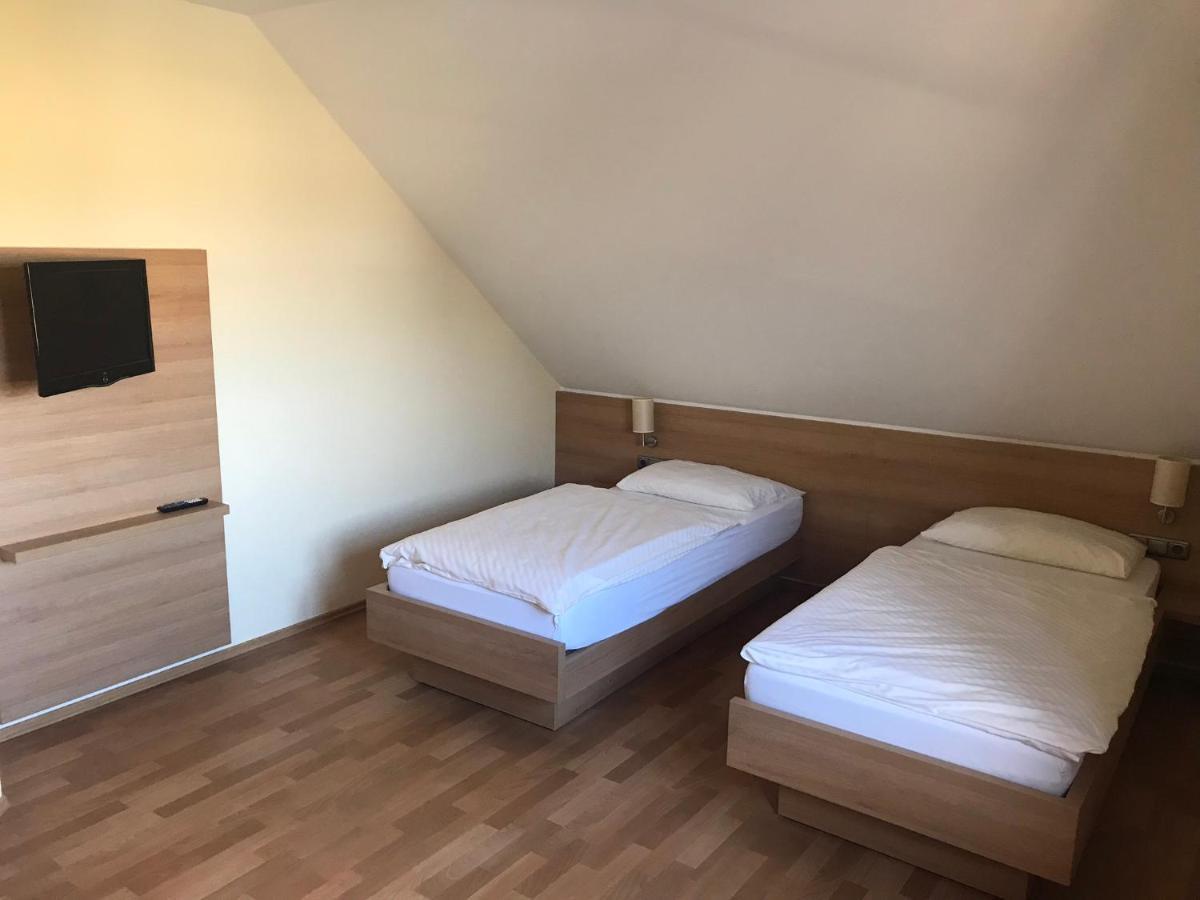 Ferienwohnung Laupus-Hof Bad Vilbel Exterior foto